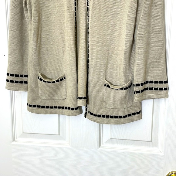 Cable & Gauge Beige Cardigan Size Medium - Picture 3 of 7